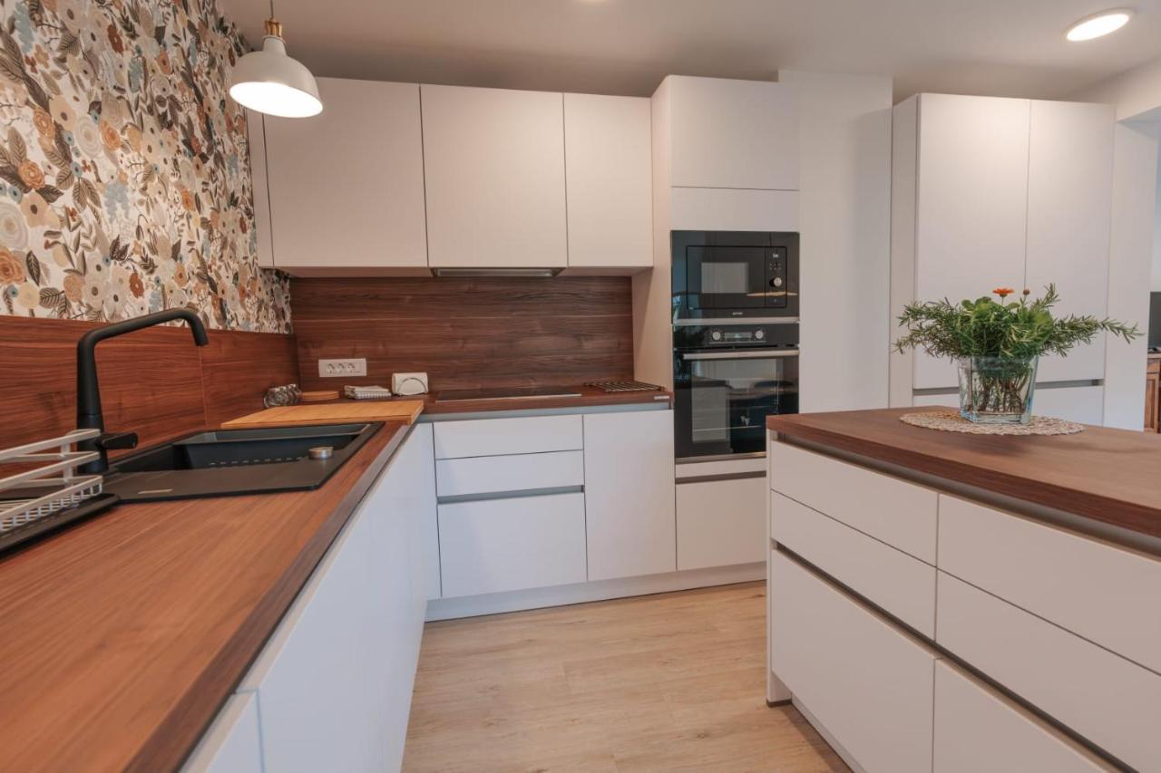 Apartma Lamberger Zirovnica Ngoại thất bức ảnh